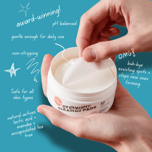 Hand holding a container of overnight clearing pads with text highlighting its benefits on a blue background